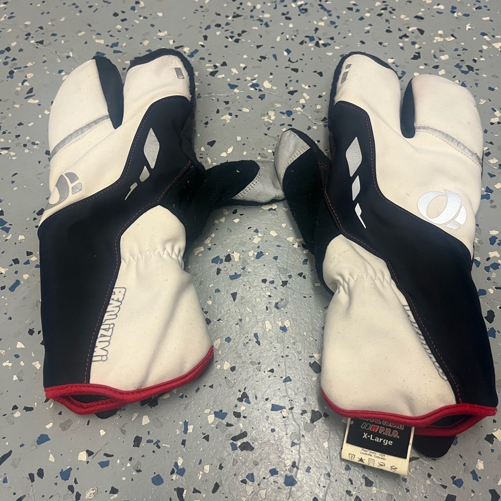 Pearl Izumi Black and Red Cycling Gloves - size XL - Picture 2 of 3